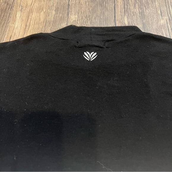 Women’s Forever 21 Printed Long Sleeves Crop Top Mock Neck Size XS - Picture 7 of 10